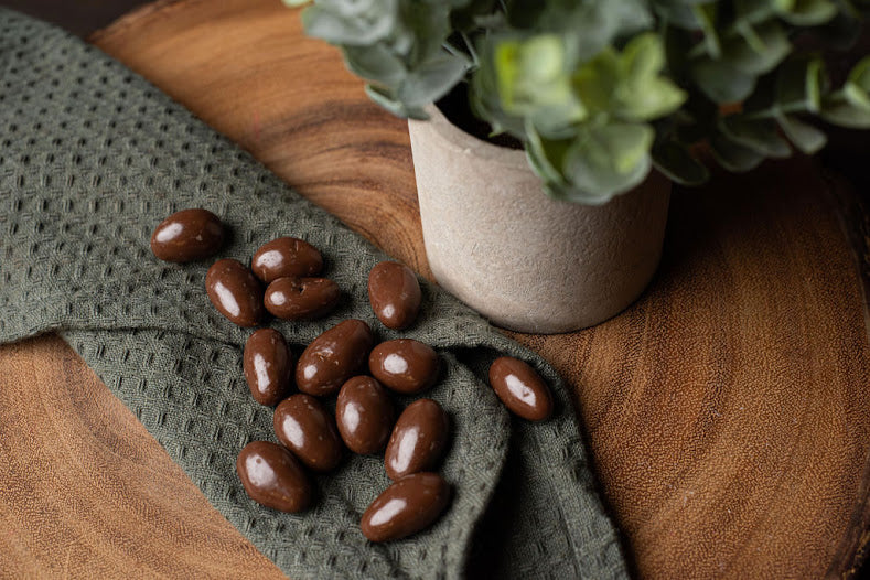 Chocolate Almonds - Milk MADE 50g